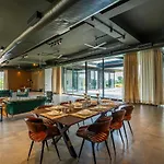 Stayvista\'S Anantam - Luxury 4Br Villa With Huge Swimming Pool In Delhi